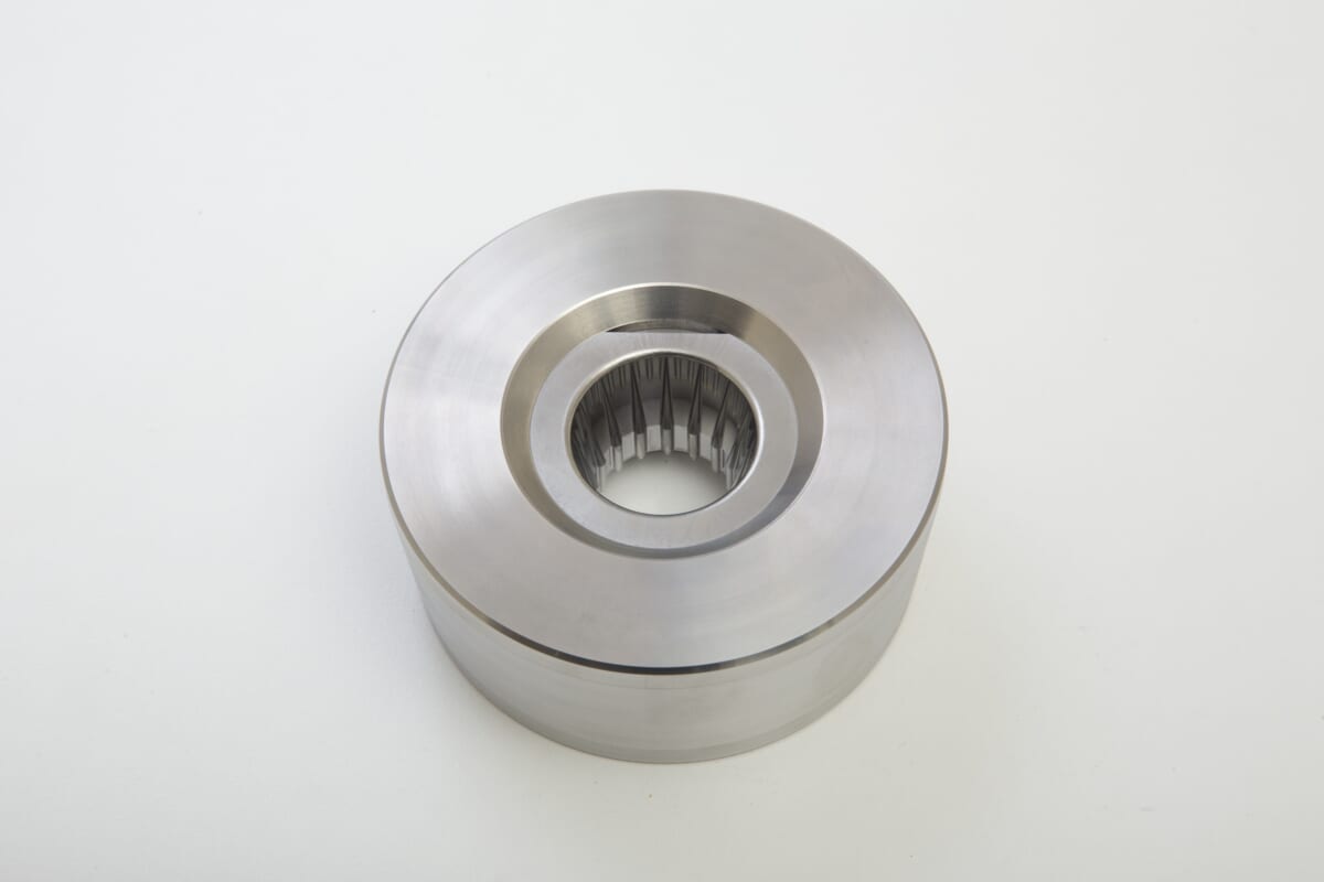 設計、材質変更による耐久性の向上によりコストカットを実現