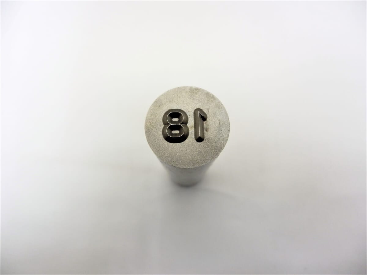 マークパンチの耐久性向上により、新品購入頻度が削減し、コストカットの実現